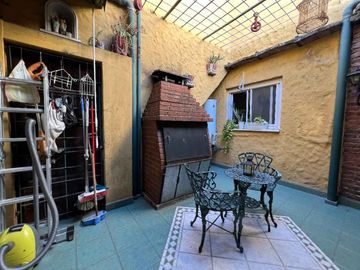 Casa PH en venta en Lanus Oeste