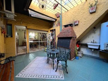 Casa PH en venta en Lanus Oeste