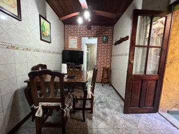 Casa PH en venta en Lanus Oeste