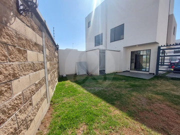 Casa en condominio en venta en Villas del Campo