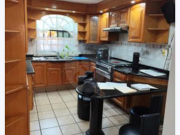 Casa en venta en Fraccionamiento Jardines de los Historiadores