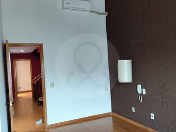 Casa en venta en Fraccionamiento Jardines de los Historiadores