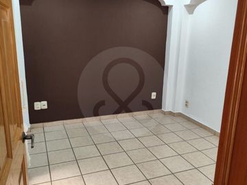 Casa en venta en Fraccionamiento Jardines de los Historiadores