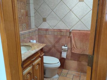 Casa en venta en Fraccionamiento Jardines de los Historiadores