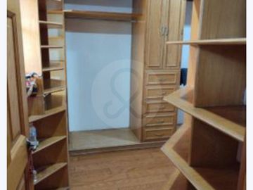Casa en venta en Fraccionamiento Jardines de los Historiadores