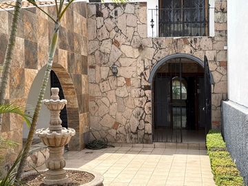 Casa en venta en Bugambilias, Zapopan