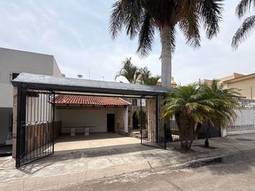 Casa en venta en Bugambilias, Zapopan