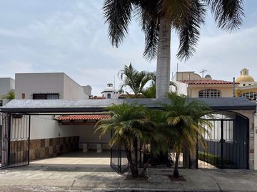Casa en venta en Bugambilias, Zapopan