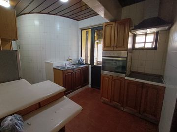 AMPLIO DEPARTAMENTO EN VENTA EN DIAGONAL FRENTE A PLAZA PERÚ