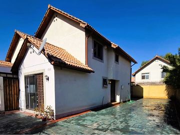 Cómoda casa en venta en Pedro Fontova