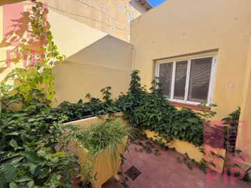 Casa  en Venta Villa Sarmiento / Moron (B110 1148)