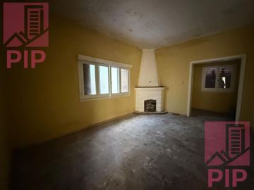 Casa  en Venta Villa Sarmiento / Moron (B110 1148)