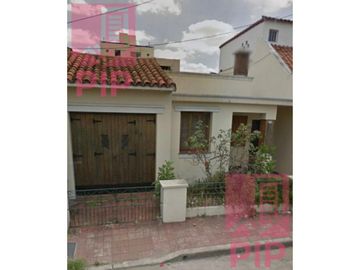 Casa  en Venta Villa Sarmiento / Moron (B110 1148)