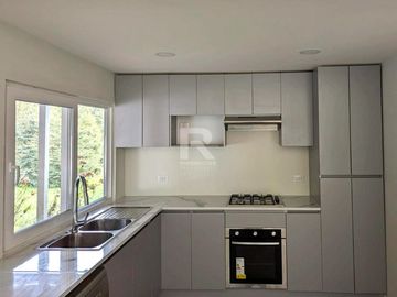 CASA EN PARQUE IVIAN. DENTRO NUEVO PLAN REGULADOR