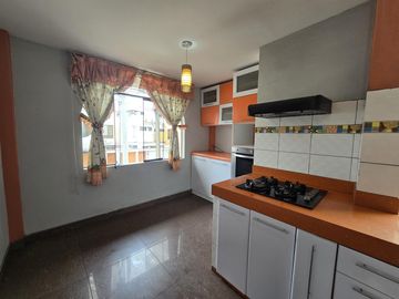 VENDO CASA EN CERCADO DE LIMA