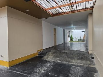 VENDO CASA EN CERCADO DE LIMA