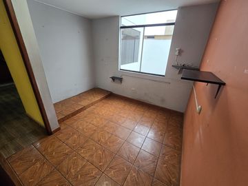 VENDO CASA EN CERCADO DE LIMA