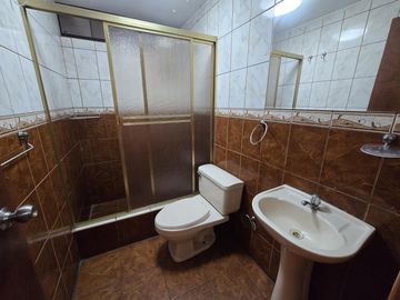 VENDO CASA EN CERCADO DE LIMA