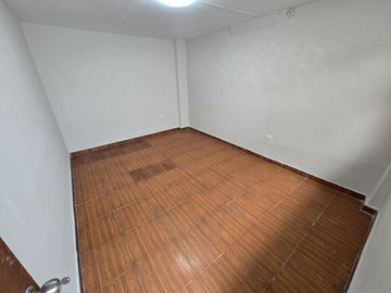 VENDO CASA EN CERCADO DE LIMA