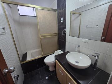 VENDO CASA EN CERCADO DE LIMA