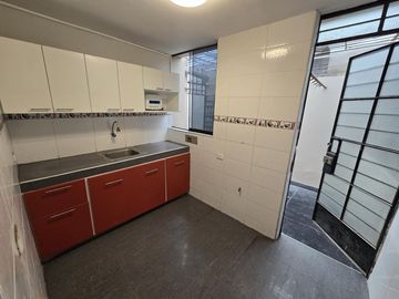 VENDO CASA EN CERCADO DE LIMA