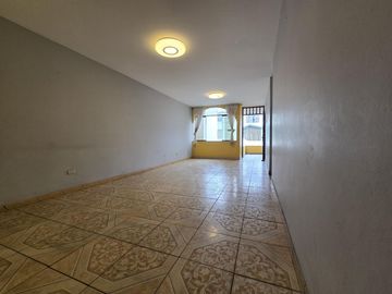 VENDO CASA EN CERCADO DE LIMA