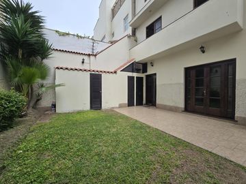 ALQUILO CASA EN SAN ISIDRO