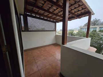ALQUILO CASA EN SAN ISIDRO