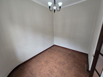 ALQUILO CASA EN SAN ISIDRO