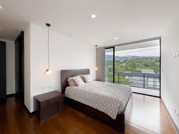VENTA CASA 3 DORMITORIOS 184 m² conjunto privado, Alta vista de Nayón.