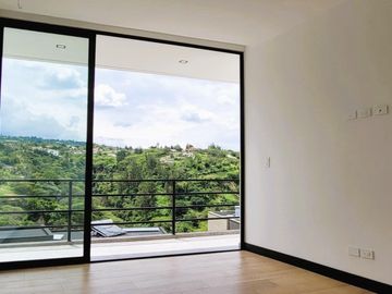 VENTA CASA 3 DORMITORIOS 184 m² conjunto privado, Alta vista de Nayón.