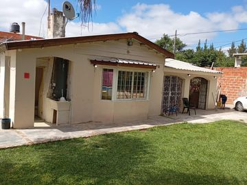 Casa en venta - 4 Dormitorios 3 Baños - 9 de Abril