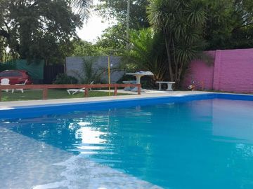 Casa en venta - 4 Dormitorios 3 Baños - 9 de Abril