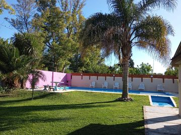 Casa en venta - 4 Dormitorios 3 Baños - 9 de Abril