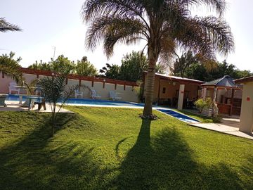 Casa en venta - 4 Dormitorios 3 Baños - 9 de Abril