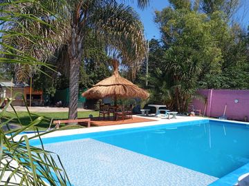 Casa en venta - 4 Dormitorios 3 Baños - 9 de Abril