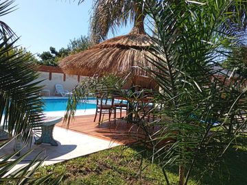 Casa en venta - 4 Dormitorios 3 Baños - 9 de Abril