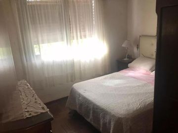 Casa en venta - 3 Dormitorios 2 Baños 2 Cocheras - La Plata