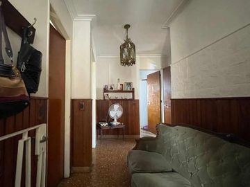 Casa en venta - 3 Dormitorios 2 Baños 2 Cocheras - La Plata