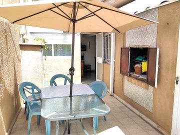 Casa en venta - 3 Dormitorios 2 Baños 2 Cocheras - La Plata