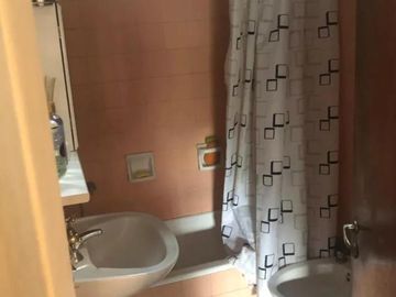 Casa en venta - 3 Dormitorios 2 Baños 2 Cocheras - La Plata