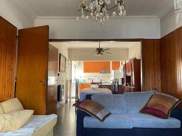 Casa en venta - 3 Dormitorios 2 Baños 2 Cocheras - La Plata