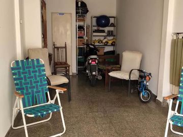 Casa en venta - 3 Dormitorios 2 Baños 2 Cocheras - La Plata