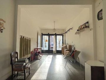 Casa en venta - 3 Dormitorios 2 Baños 2 Cocheras - La Plata