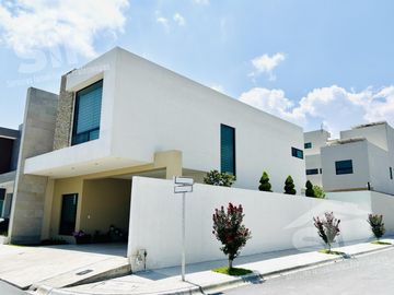 Casa en Venta en Villas La Joya con Rec Planta Baja