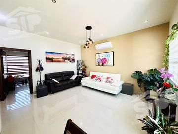 Casa en Venta en Villas La Joya con Rec Planta Baja