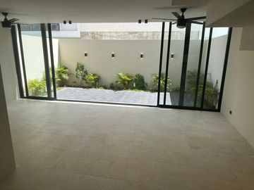 Casa en Venta en Río Residencial, Cancún – 3 Recámaras, Cocina de Lujo y Amenidades Exclusivas