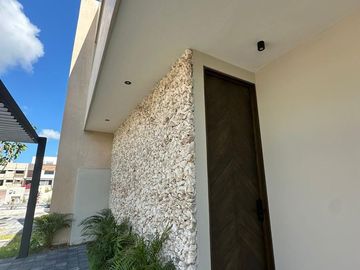 Casa en Venta en Río Residencial, Cancún – 3 Recámaras, Cocina de Lujo y Amenidades Exclusivas