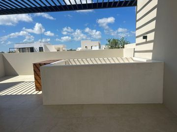 Casa en Venta en Río Residencial, Cancún – 3 Recámaras, Cocina de Lujo y Amenidades Exclusivas