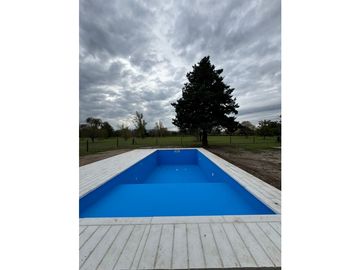 VENTA CASA MODERNA 3 DORMITORIOS EN B° VALLE DEL GOLF 1 ETAPA